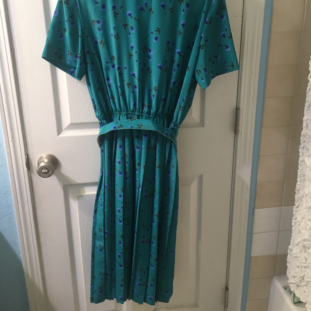 Silky Vintage Turquoise shirtdress - Picture 2 of 4